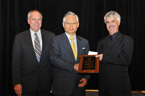 Shunsuke Kondo, Theos J. (Tommy) Thompson Award